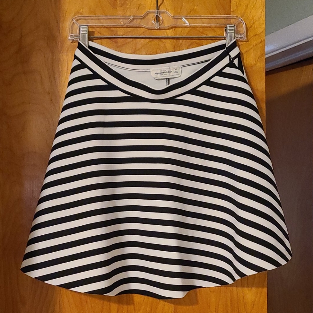 Abercrombie & Fitch Blk/White Skirt